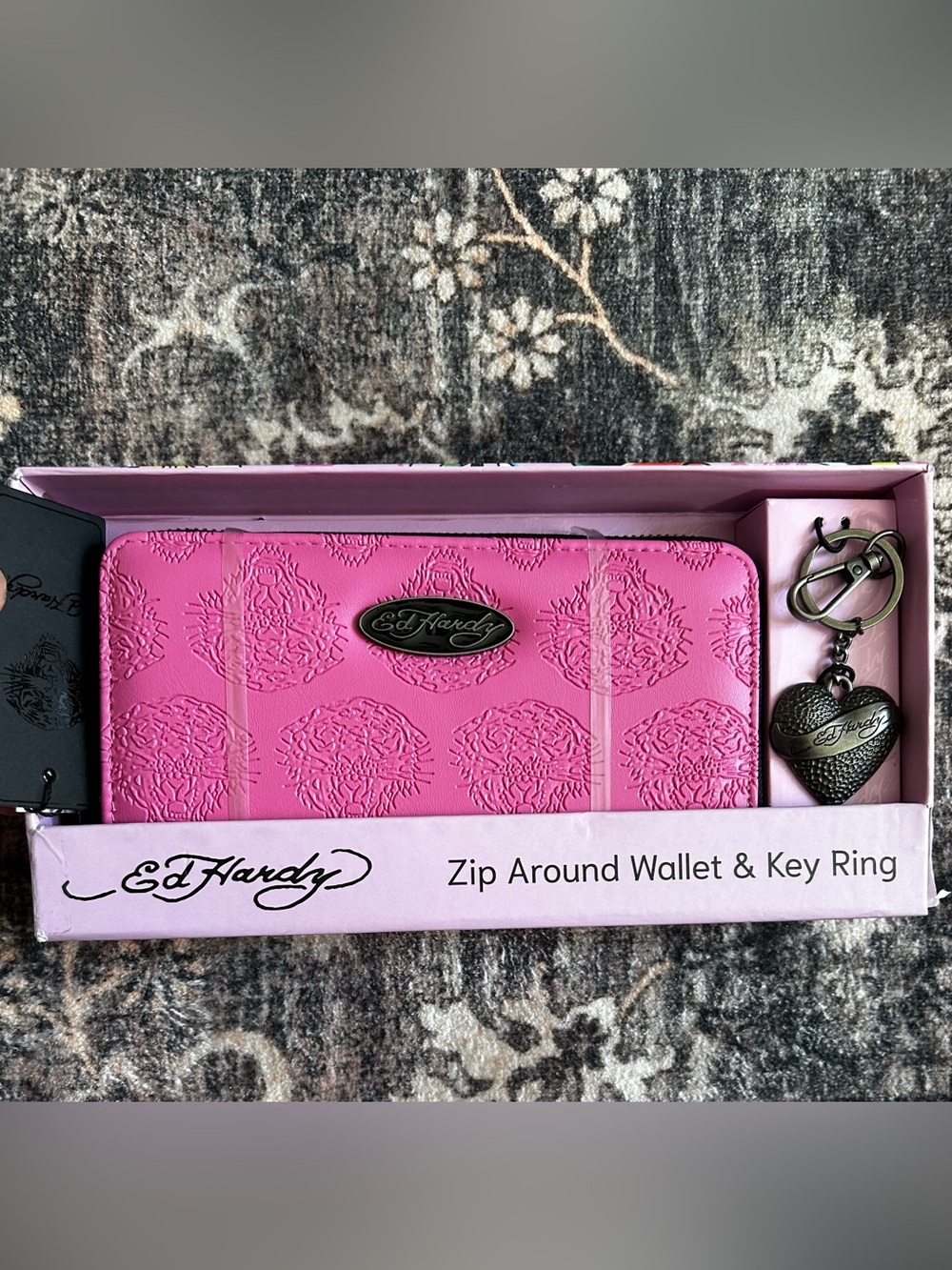 Ed Hardy Pink Zip-Around Wallet with Heart Key Ring - Picture 2 of 9